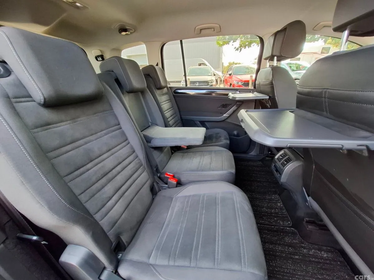 Volkswagen Touran MPV, Diesel, 2019, Blue