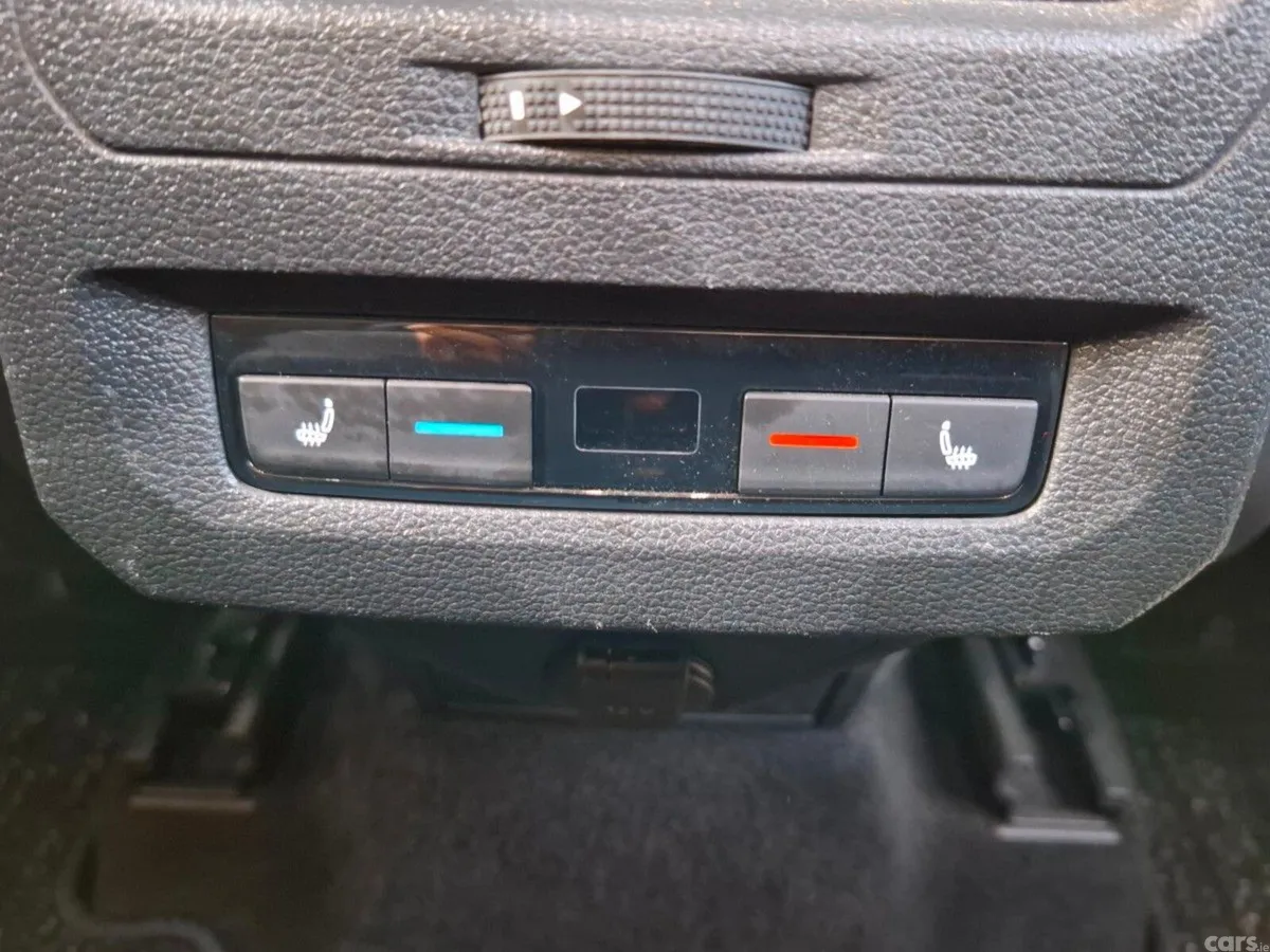Volkswagen Touran MPV, Diesel, 2019, Blue