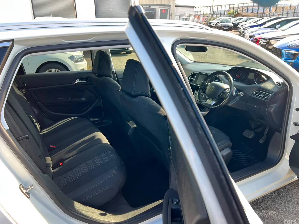 Peugeot 308 Estate, Petrol, 2016, White