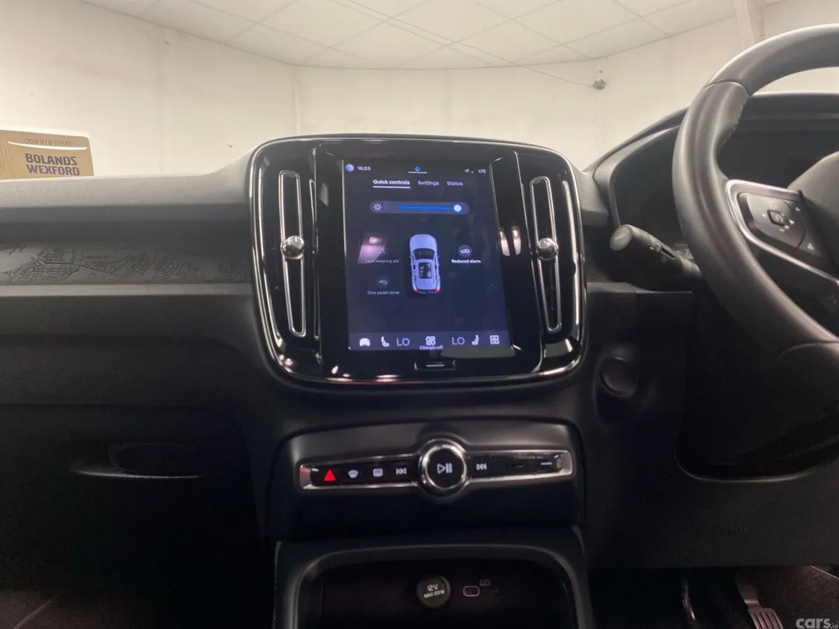 Volvo XC40 Estate, Electric, 2023, Blue