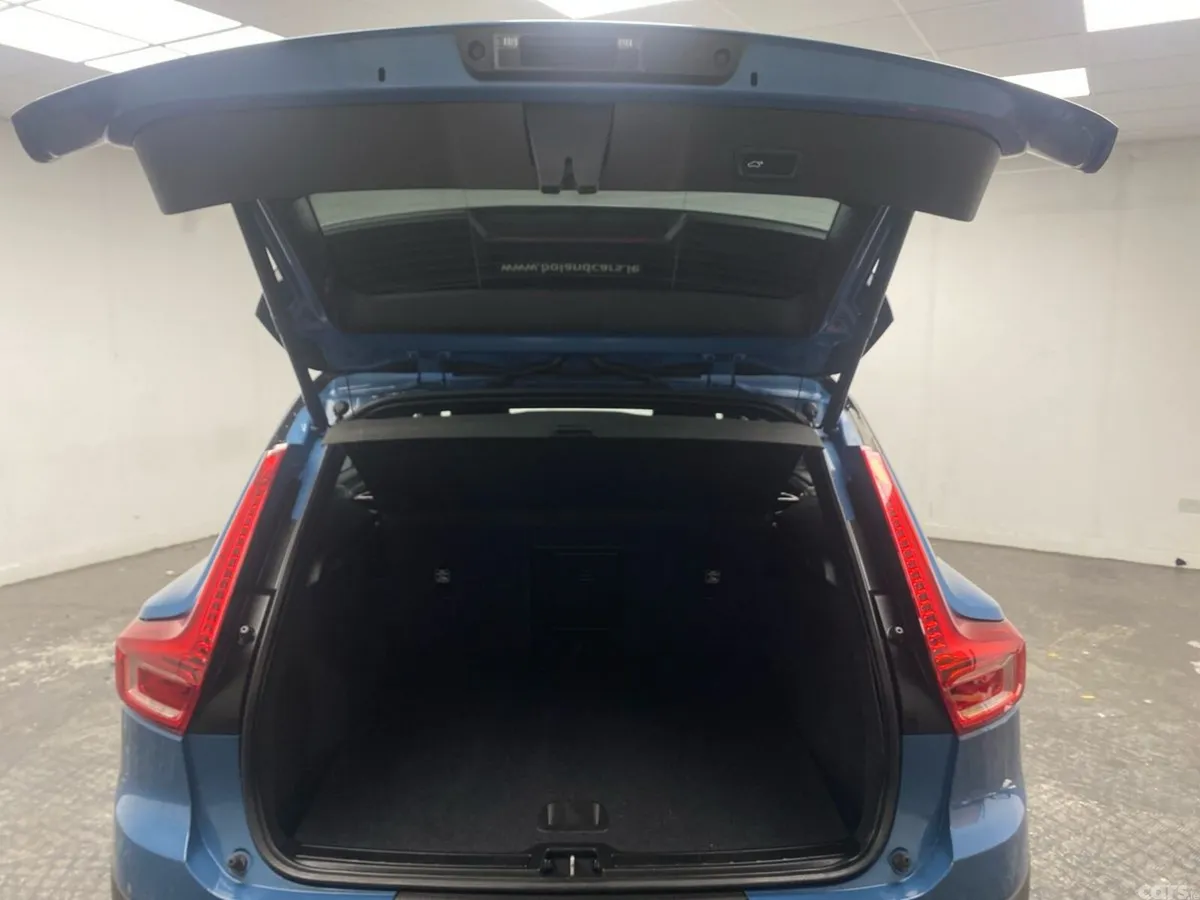 Volvo XC40 Estate, Electric, 2023, Blue