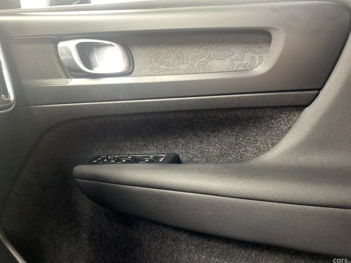 Volvo XC40 Estate, Electric, 2023, Blue