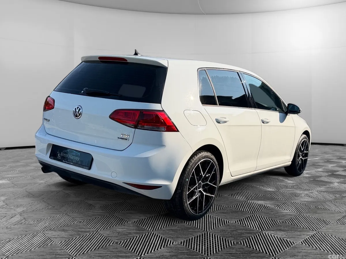 Volkswagen Golf Hatchback, Petrol, 2015, White