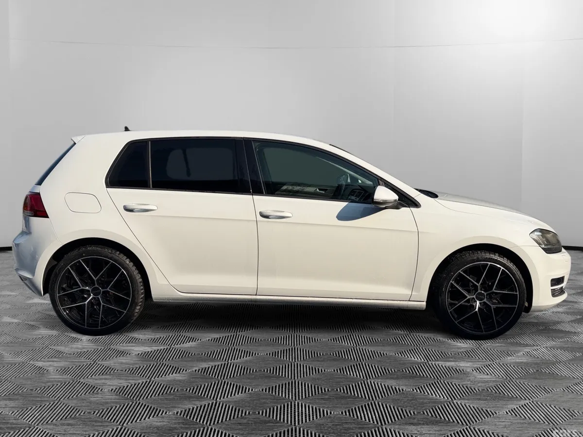 Volkswagen Golf Hatchback, Petrol, 2015, White