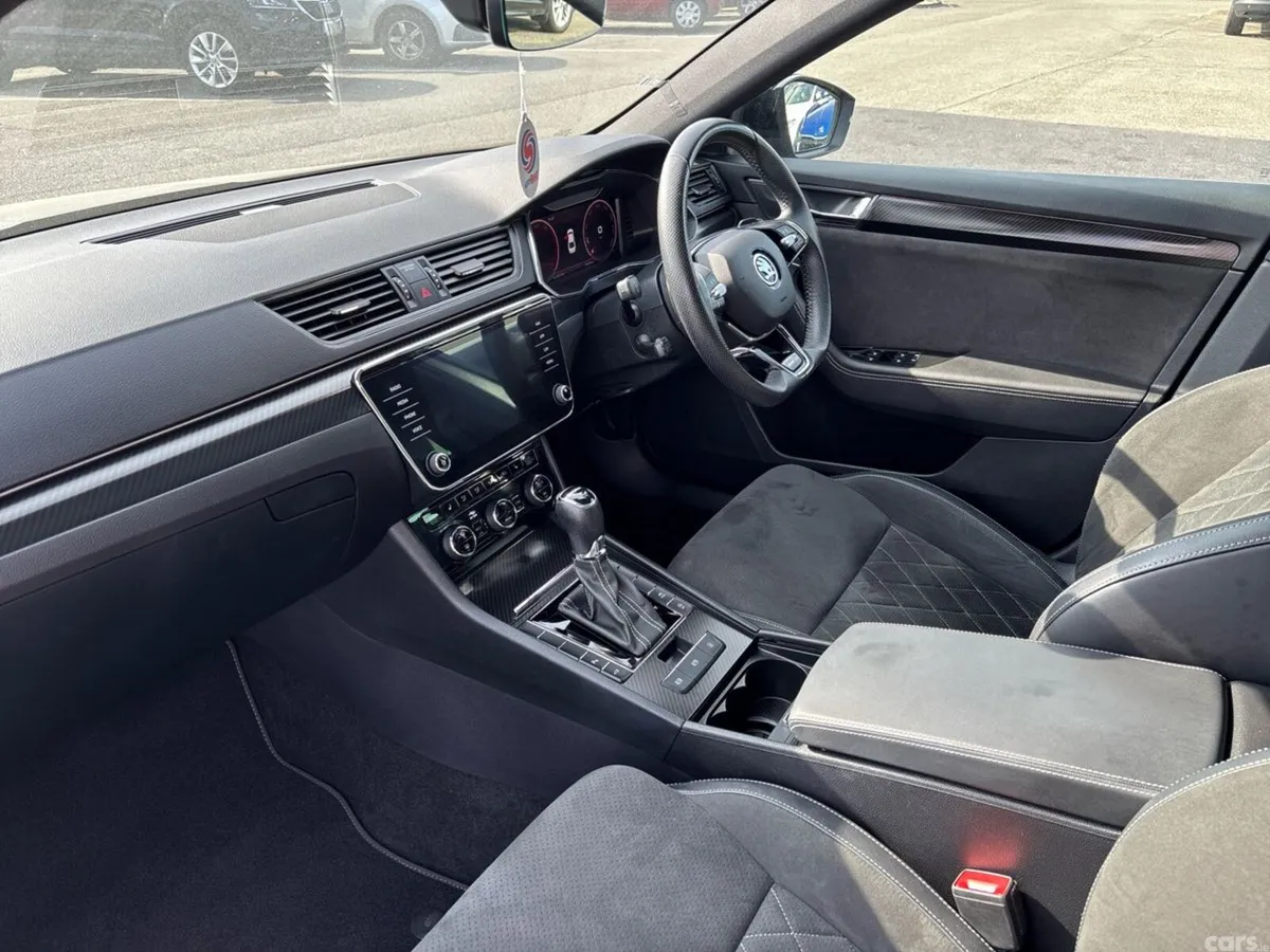 Skoda Superb Saloon, Diesel, 2023, Grey