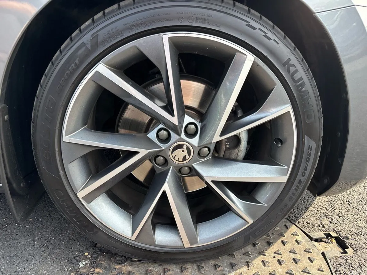 Skoda Superb Saloon, Diesel, 2023, Grey