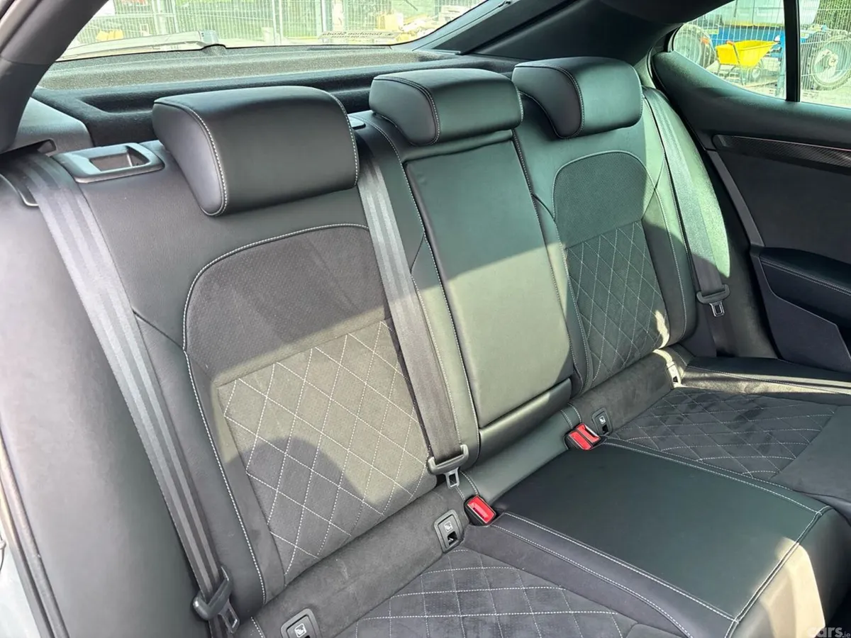 Skoda Superb Saloon, Diesel, 2023, Grey