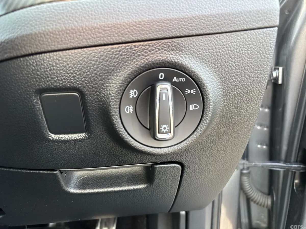 Skoda Superb Saloon, Diesel, 2023, Grey