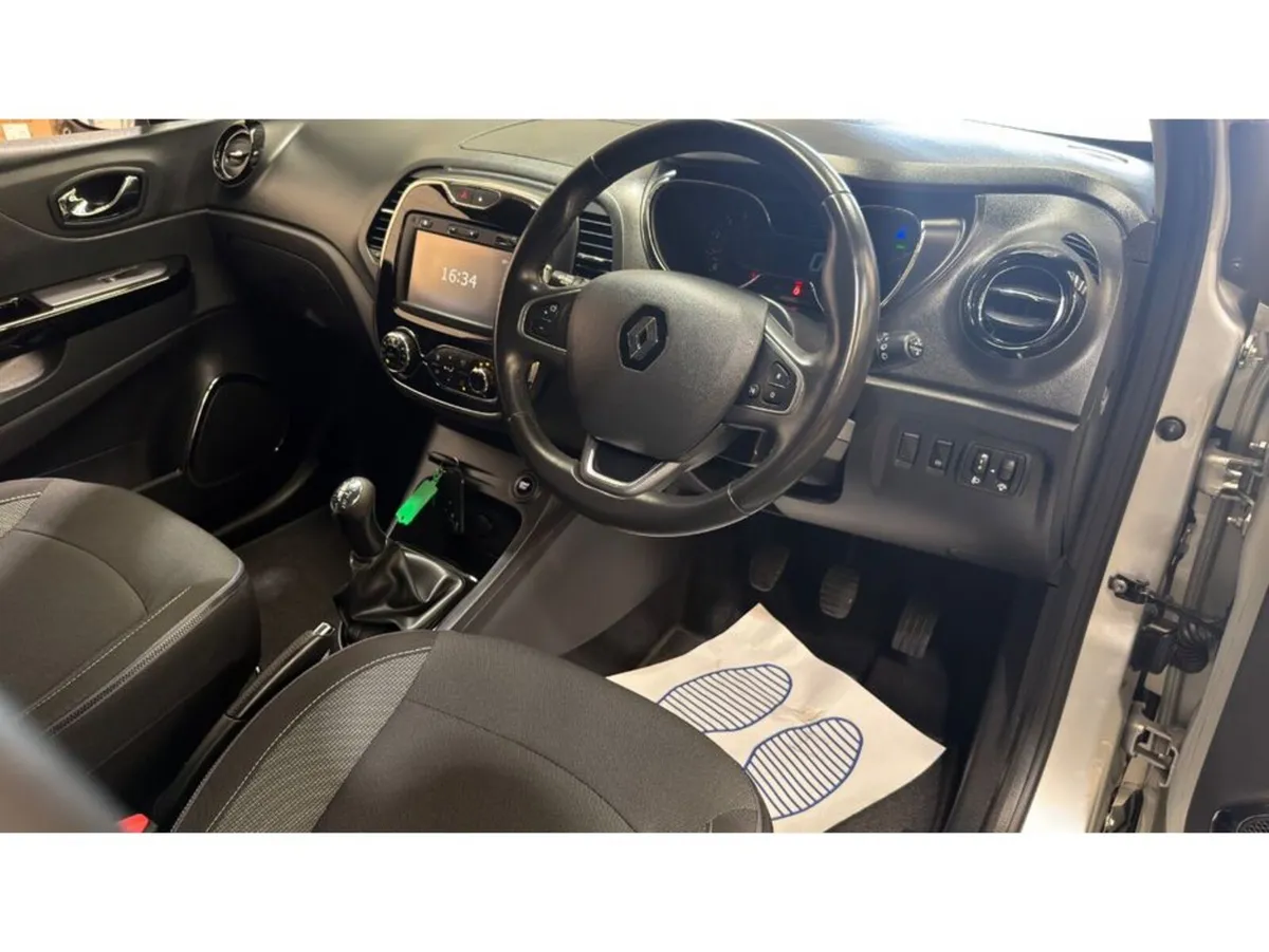 Renault Captur Hatchback, Diesel, 2016, Silver