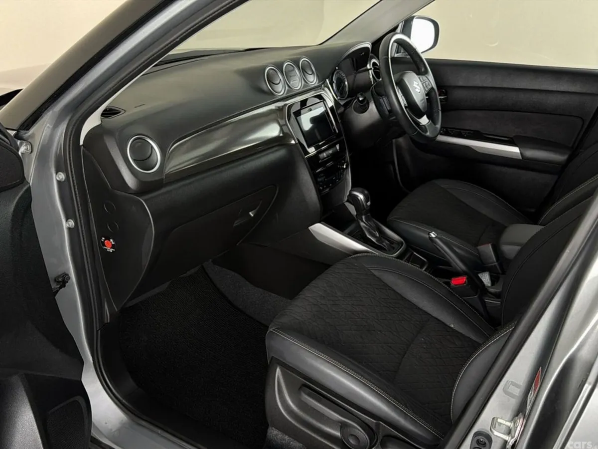 Suzuki Vitara SUV, Petrol Hybrid, 2024, Grey