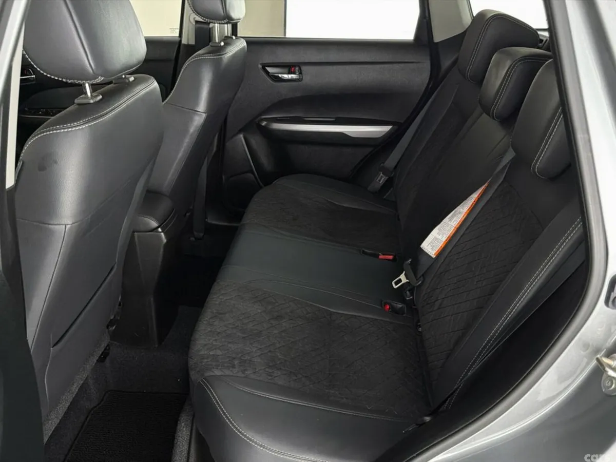 Suzuki Vitara SUV, Petrol Hybrid, 2024, Grey
