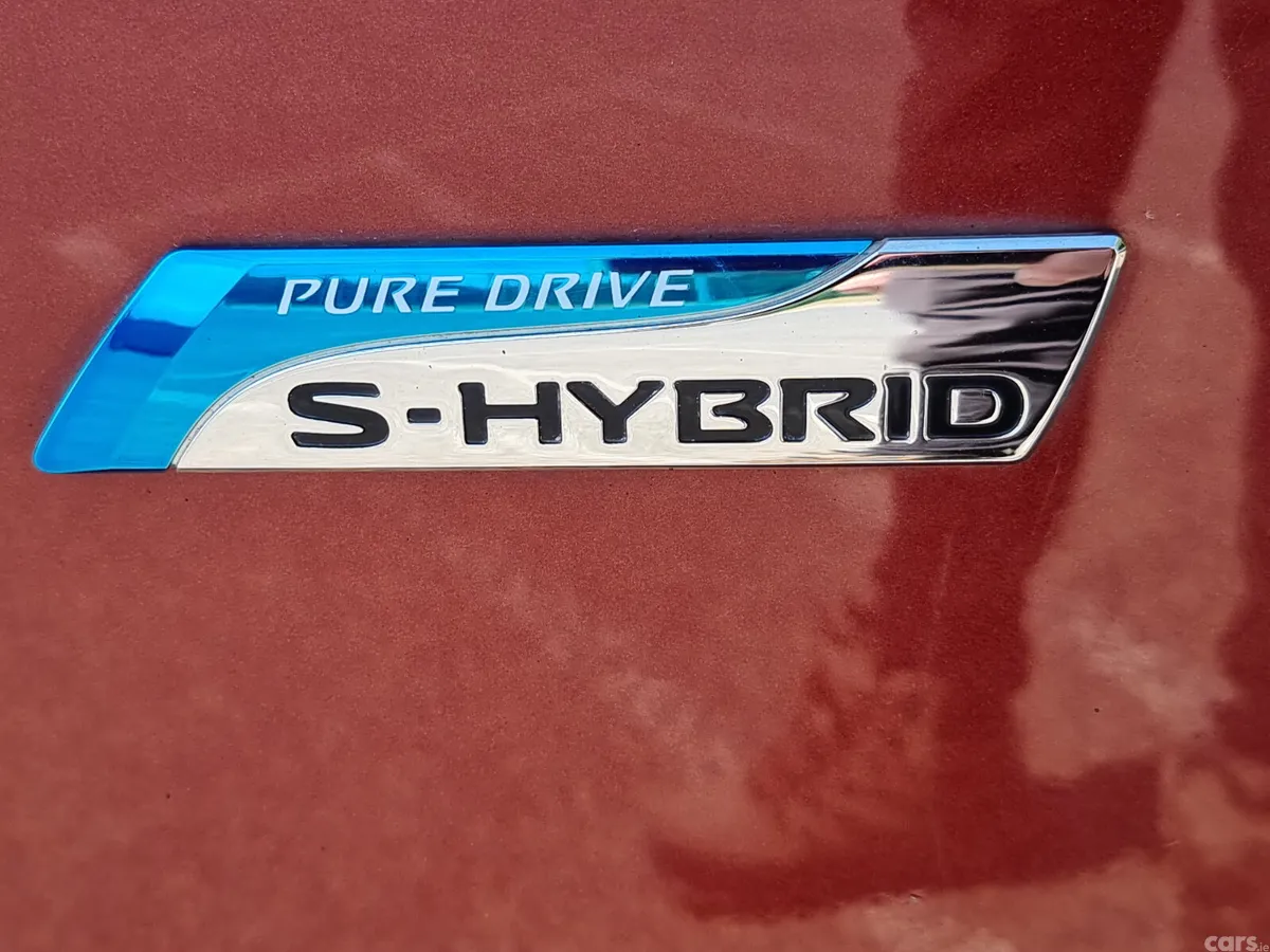 Nissan Serena MPV, Petrol Hybrid, 2017, Red