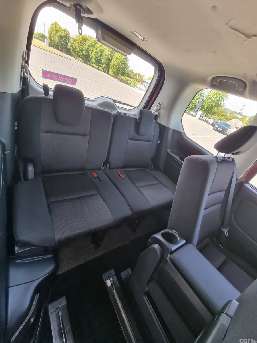 Nissan Serena MPV, Petrol Hybrid, 2017, Red