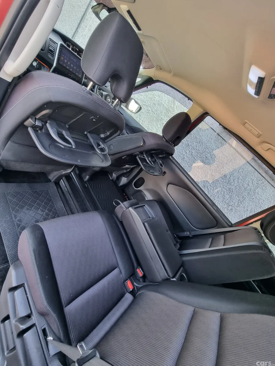 Nissan Serena MPV, Petrol Hybrid, 2017, Red
