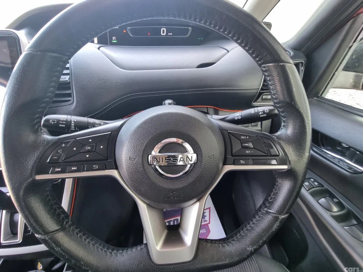 Nissan Serena MPV, Petrol Hybrid, 2017, Red