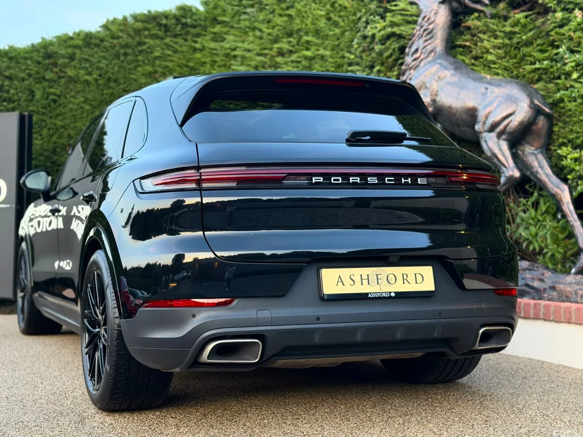 Porsche Cayenne SUV, Petrol Plug-in Hybrid, 2024, Black