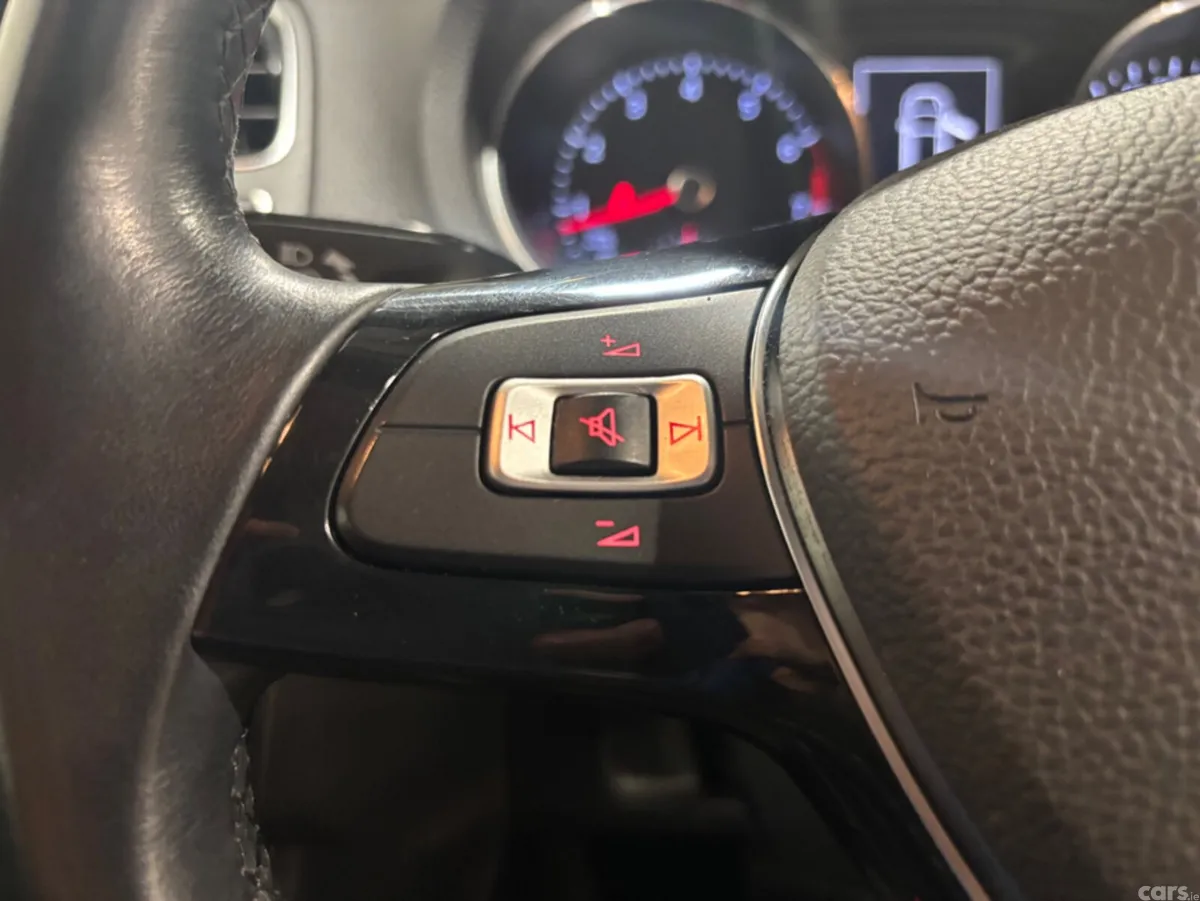 Volkswagen Polo Hatchback, Petrol, 2016, White