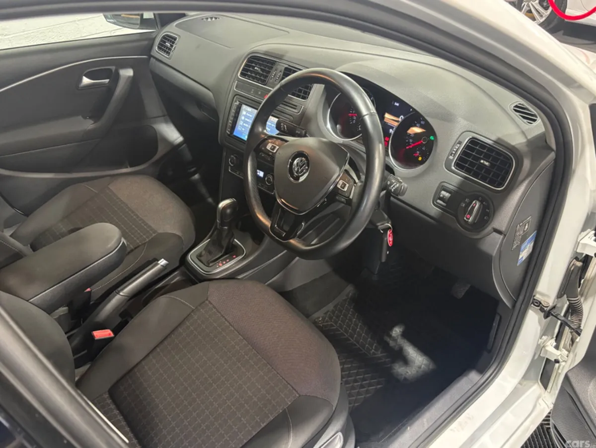 Volkswagen Polo Hatchback, Petrol, 2015, White