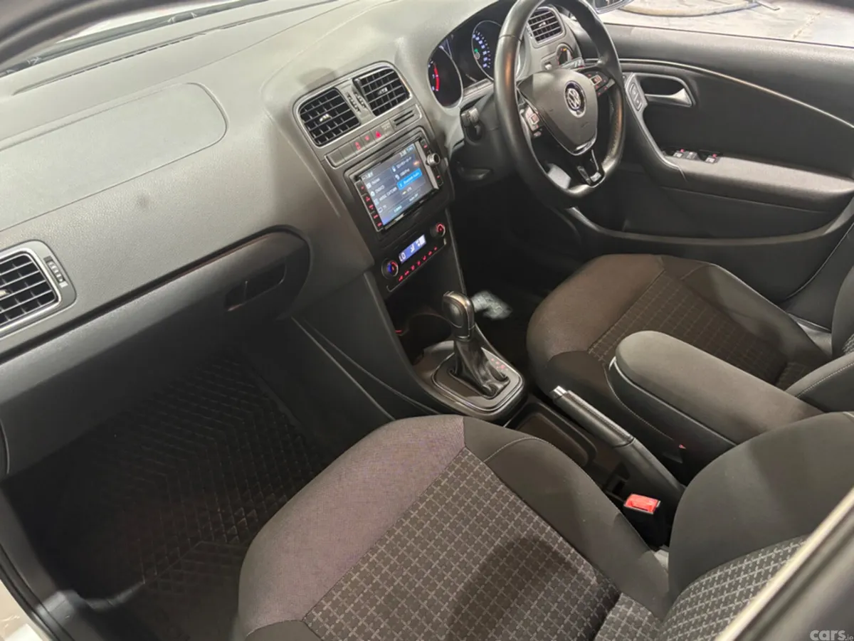 Volkswagen Polo Hatchback, Petrol, 2015, White