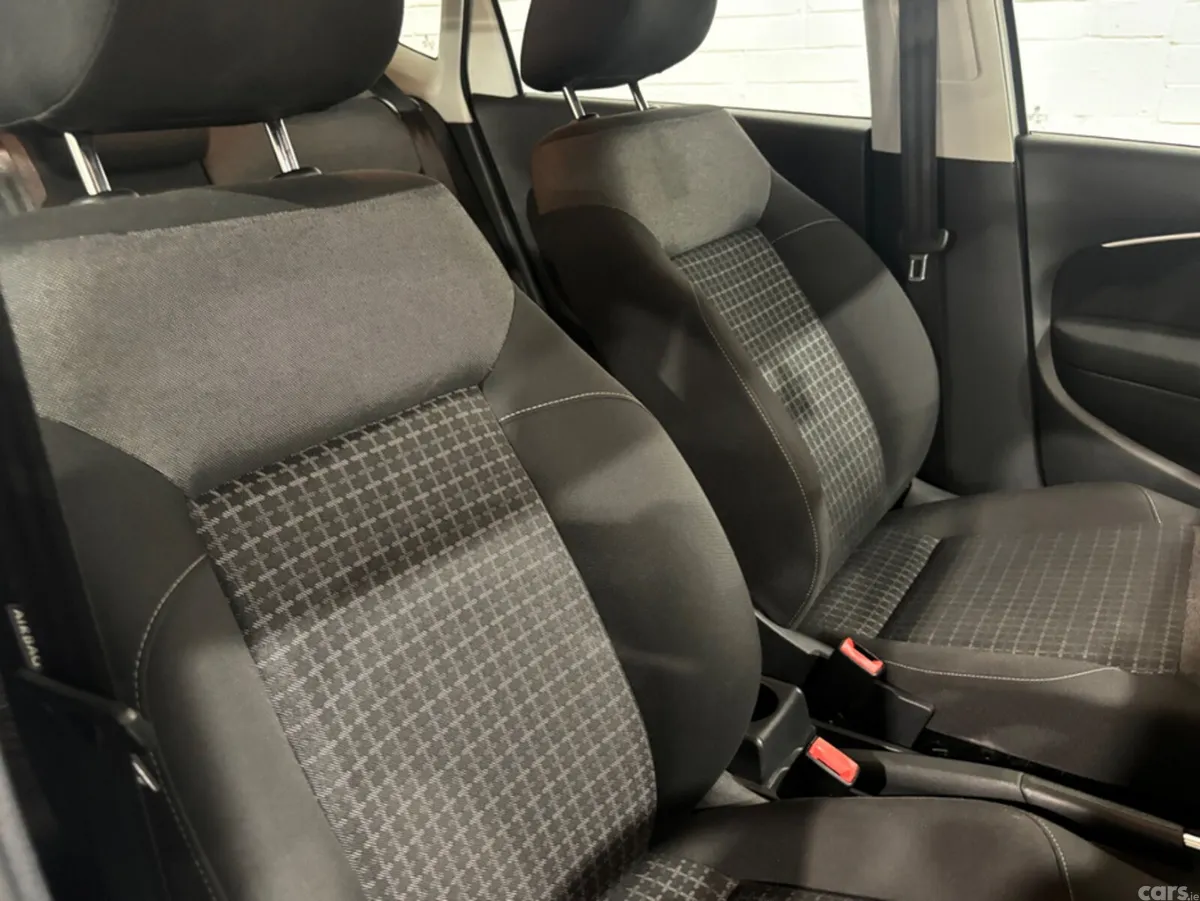 Volkswagen Polo Hatchback, Petrol, 2016, White