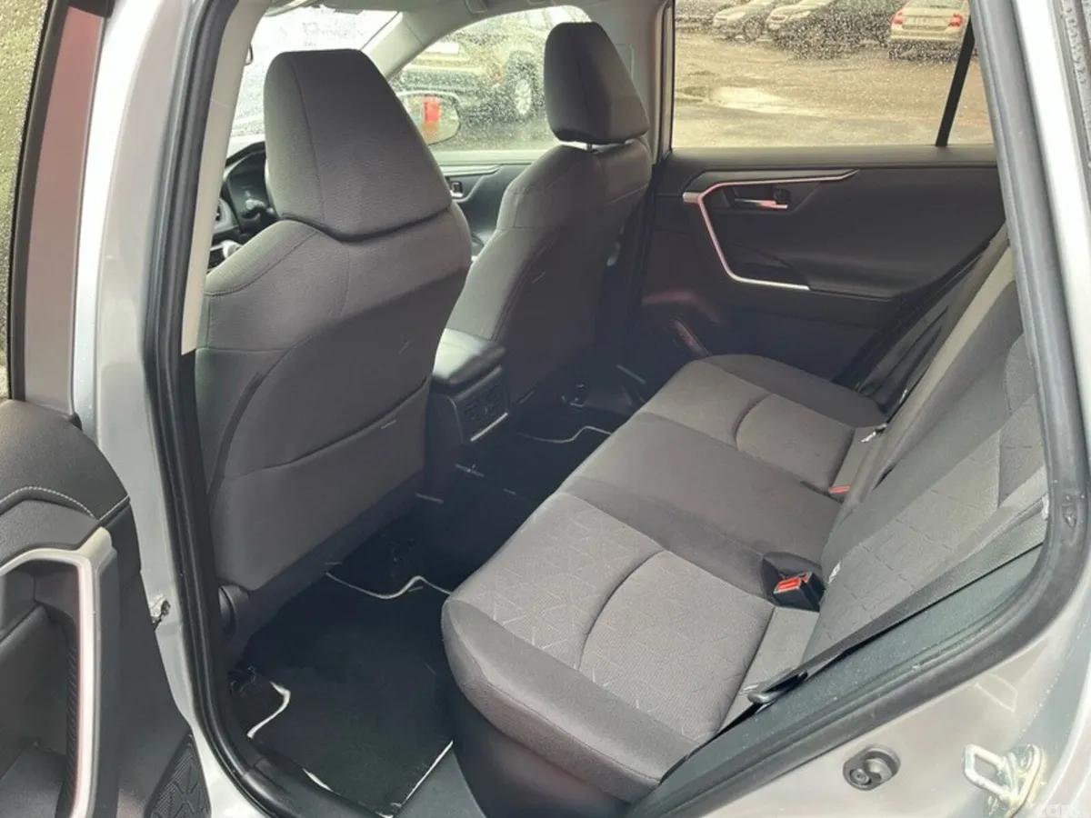 Toyota RAV4 SUV, Petrol Hybrid, 2023, Silver