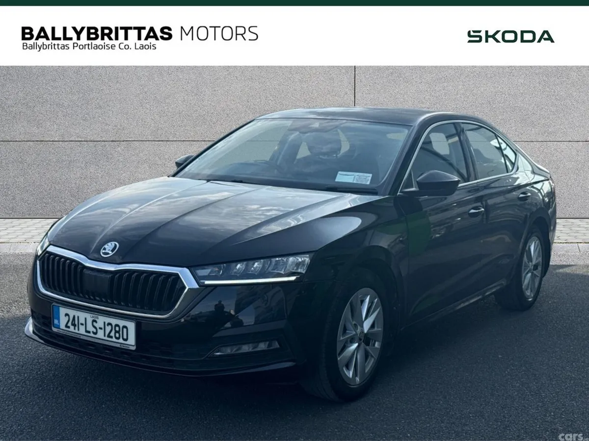 Skoda Octavia Saloon, Petrol, 2024, Black