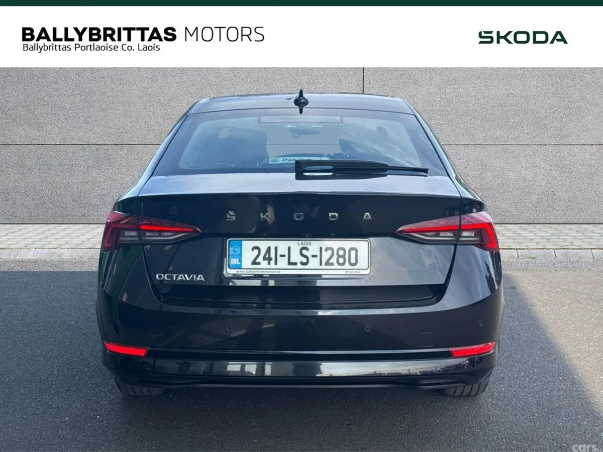 Skoda Octavia Saloon, Petrol, 2024, Black