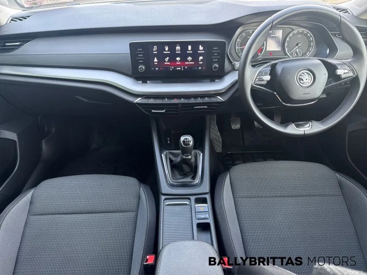 Skoda Octavia Saloon, Petrol, 2024, Black