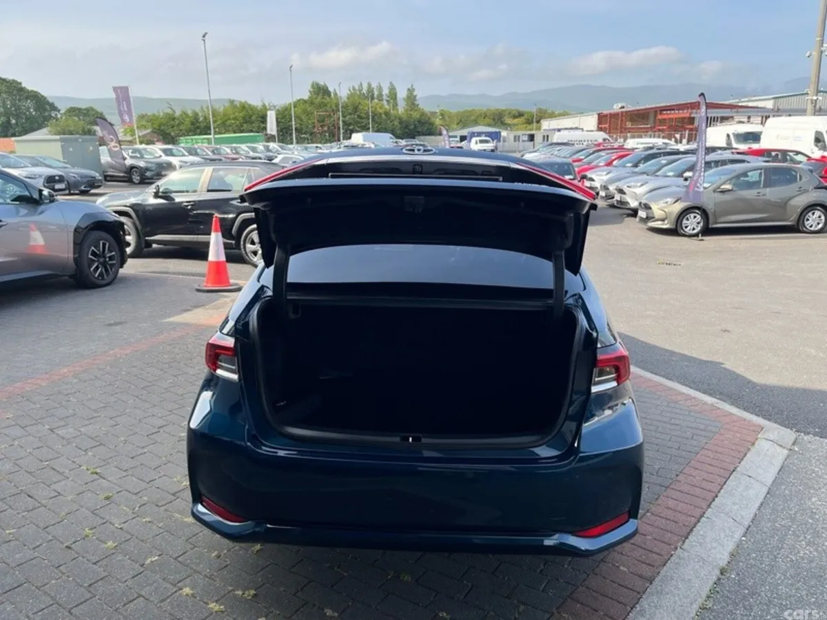 Toyota Corolla Saloon, Petrol Hybrid, 2024, Blue