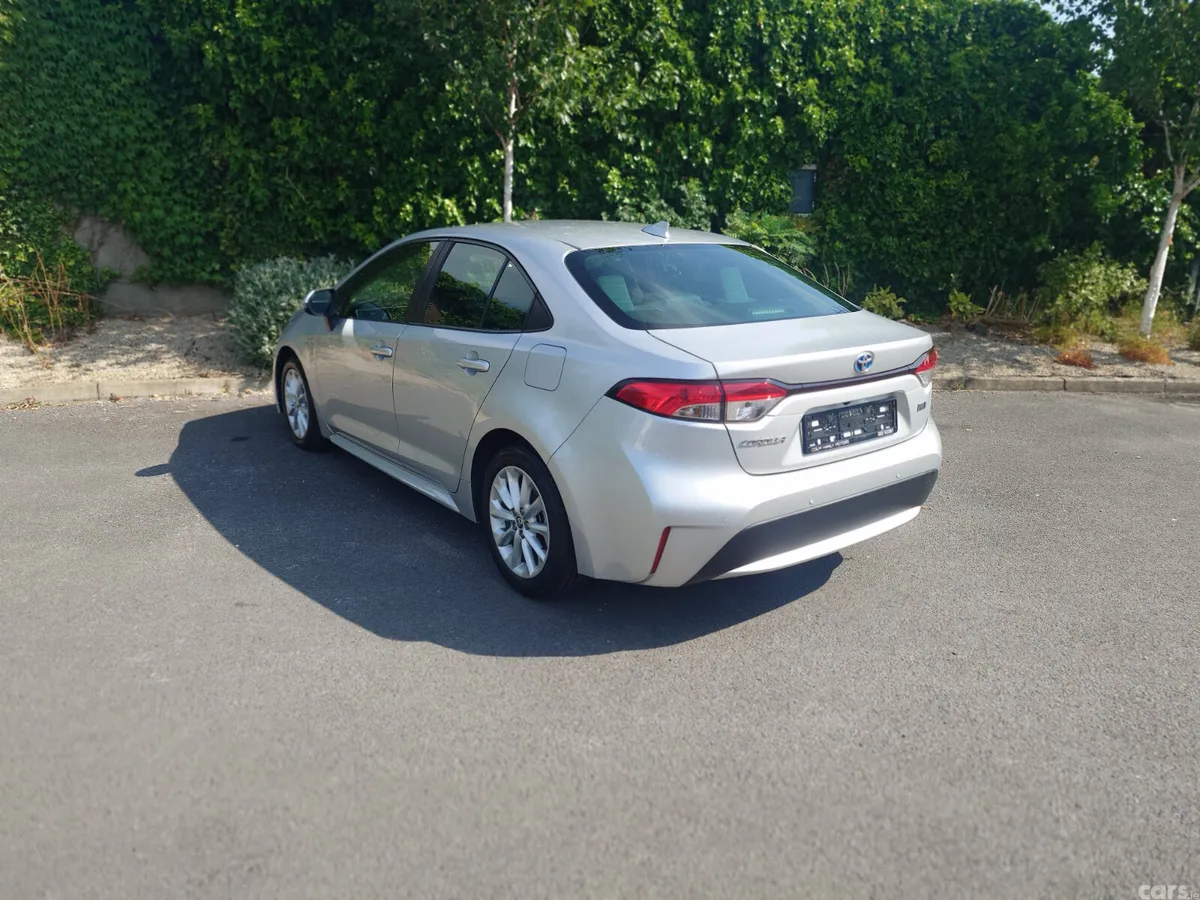 Toyota Corolla Saloon, Petrol Hybrid, 2020, Silver