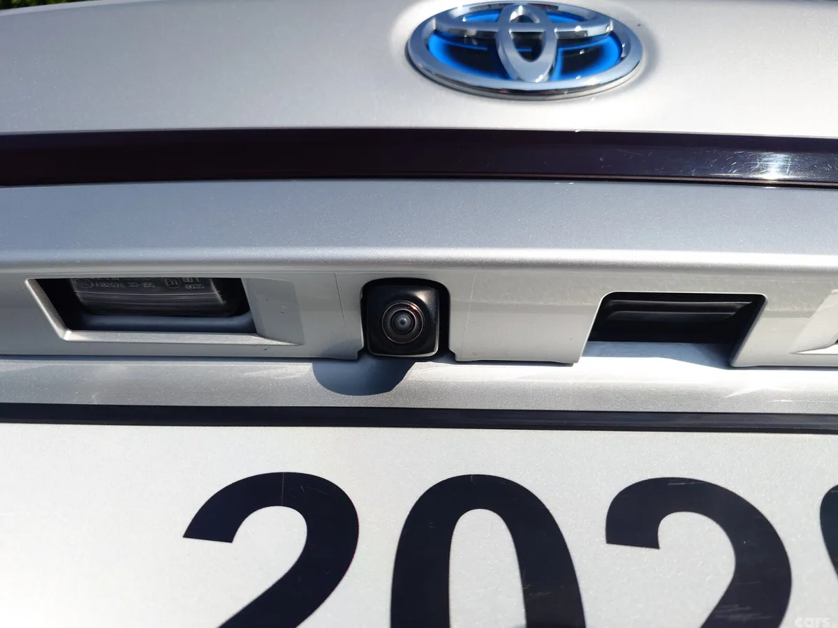 Toyota Corolla Saloon, Petrol Hybrid, 2020, Silver