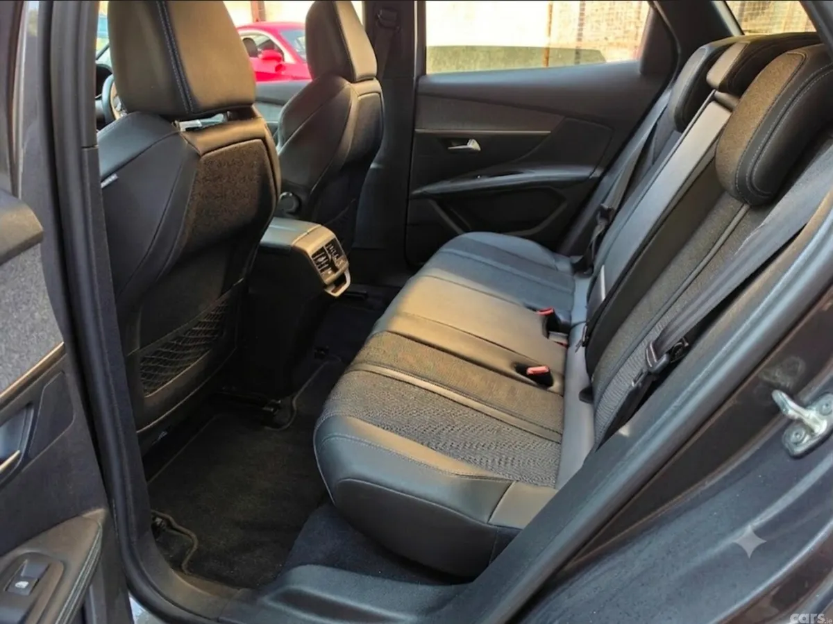 Peugeot 3008 MPV, Diesel, 2022, Grey