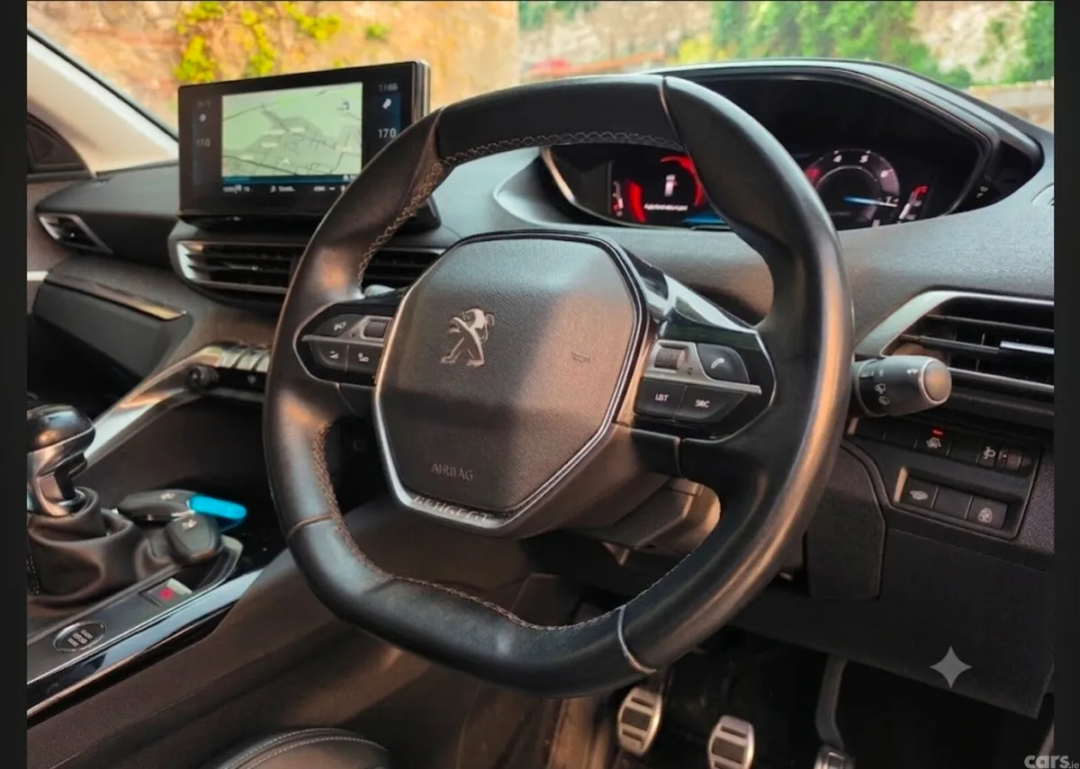 Peugeot 3008 MPV, Diesel, 2022, Grey