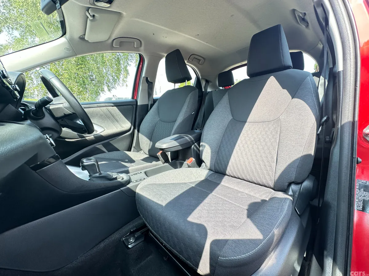 Toyota Yaris Hatchback, Petrol Hybrid, 2022, Red