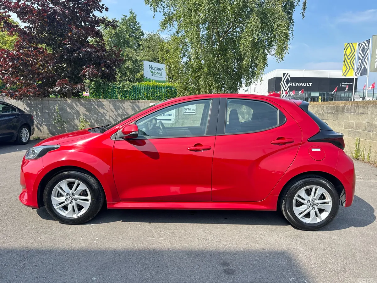 Toyota Yaris Hatchback, Petrol Hybrid, 2022, Red