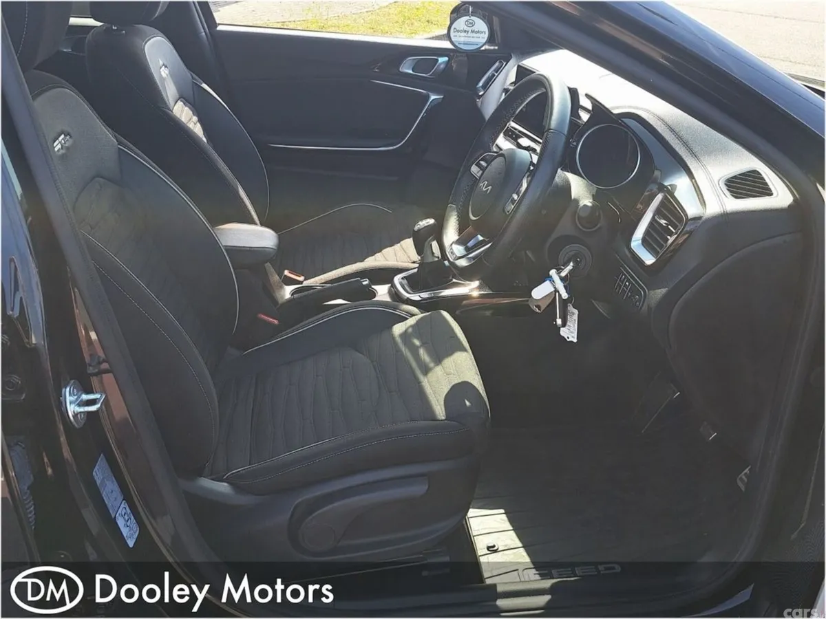 Kia Ceed Hatchback, Petrol, 2024, Black
