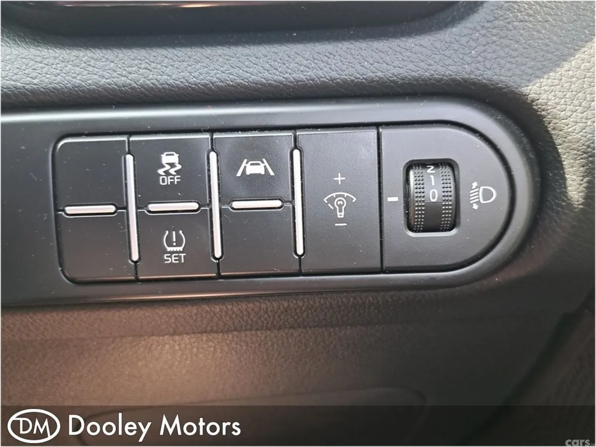 Kia Ceed Hatchback, Petrol, 2024, Black