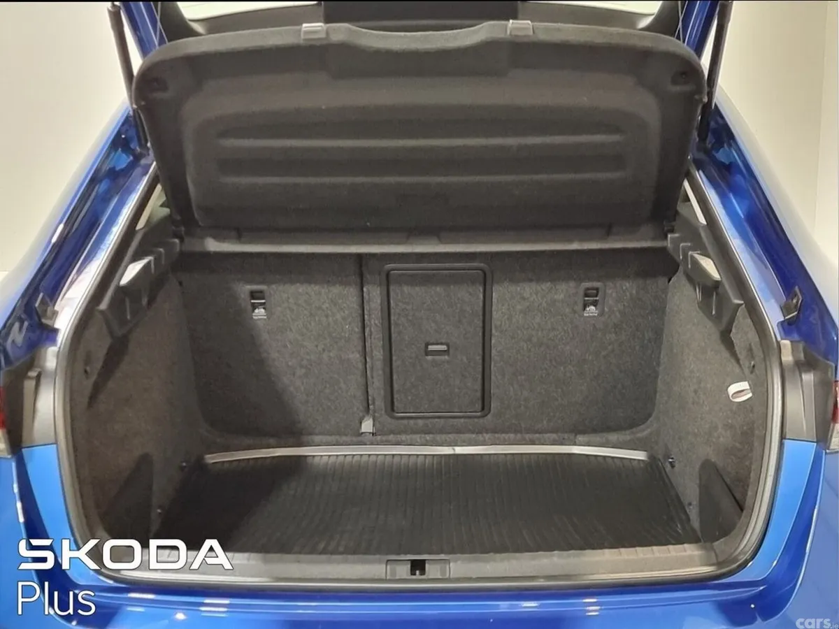 Skoda Octavia Saloon, Petrol, 2023, Blue