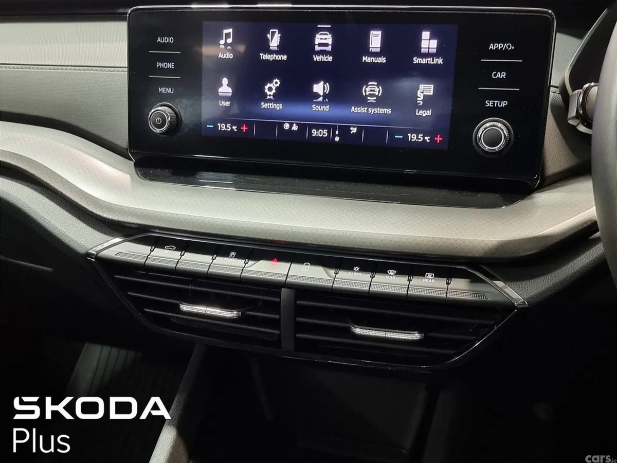 Skoda Octavia Saloon, Petrol, 2023, Blue