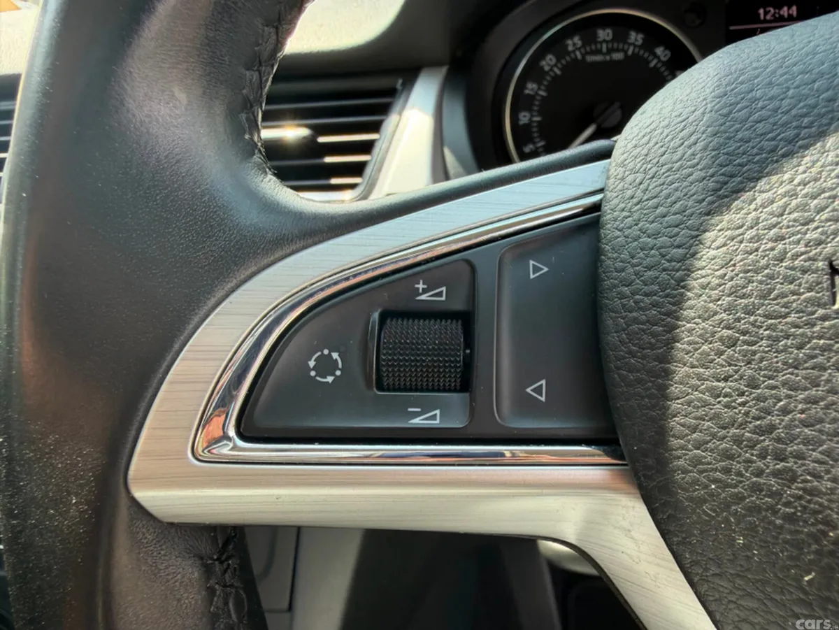 Skoda Rapid Hatchback, Diesel, 2015, White