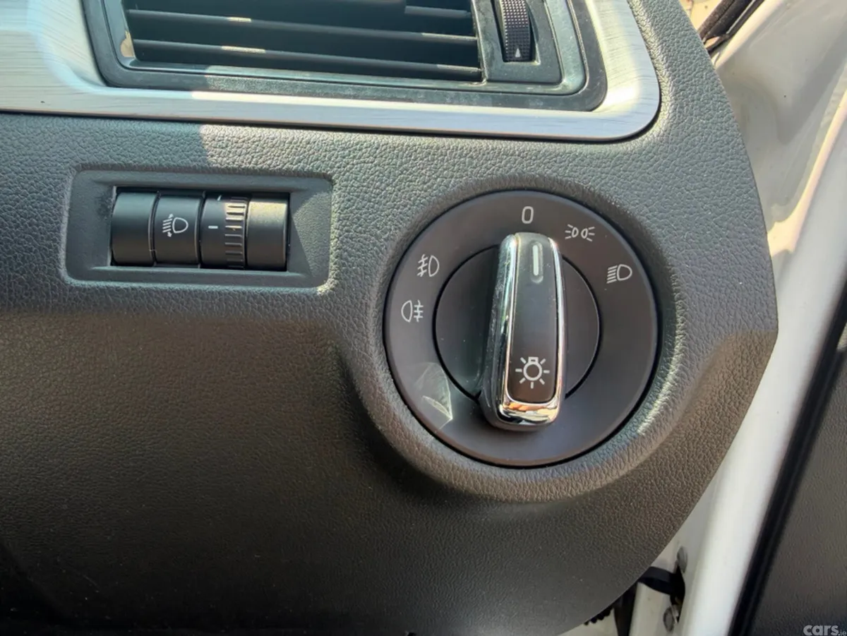 Skoda Rapid Hatchback, Diesel, 2015, White