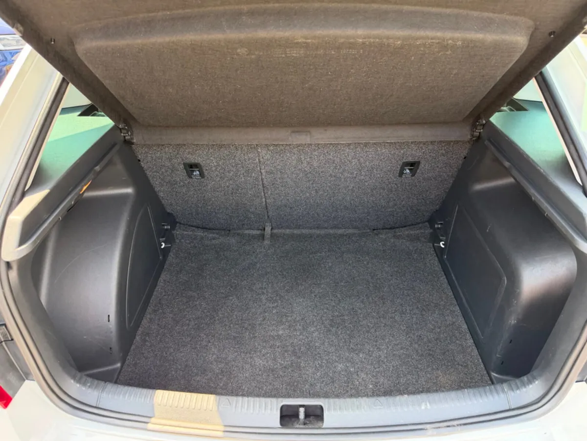 Skoda Rapid Hatchback, Diesel, 2015, White