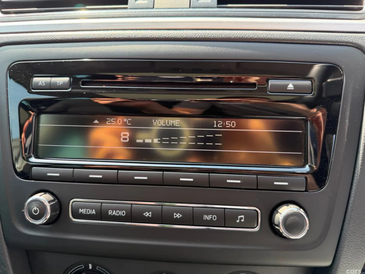 Skoda Rapid Hatchback, Diesel, 2015, White