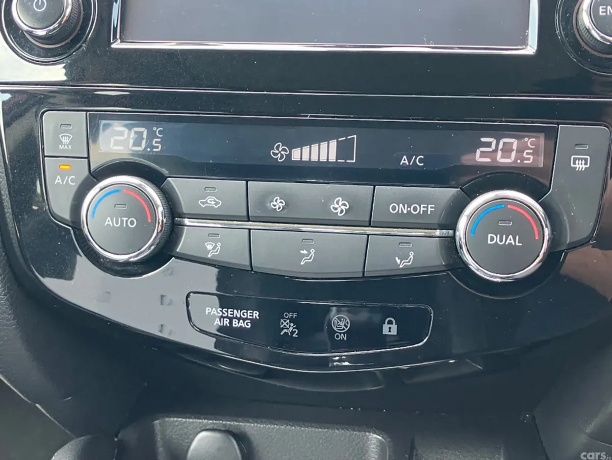 Nissan Qashqai MPV, Diesel, 2016, Red