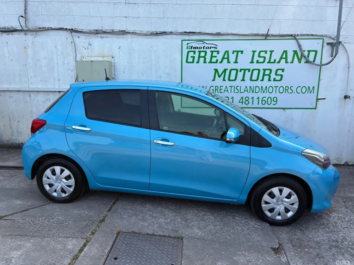Toyota Vitz Hatchback, Petrol, 2016, Blue