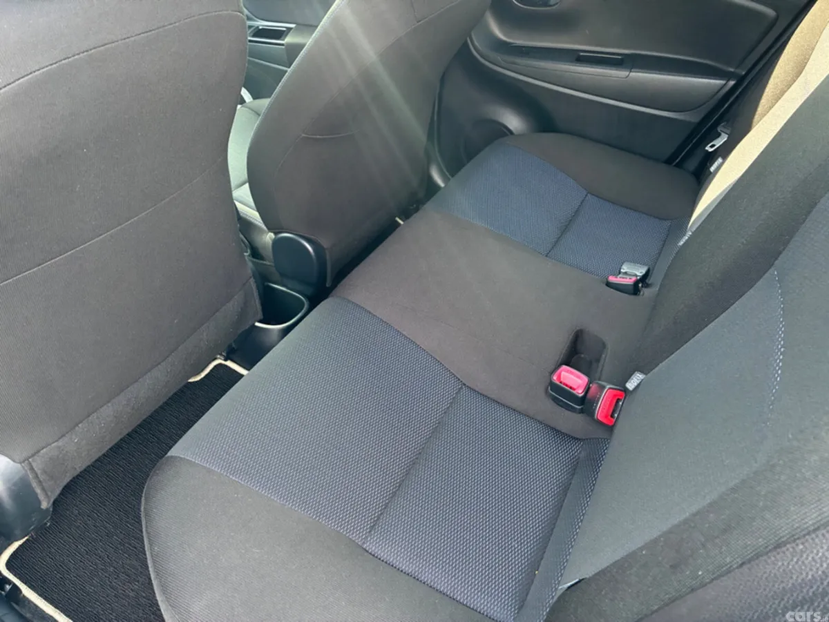 Toyota Vitz Hatchback, Petrol, 2016, Blue
