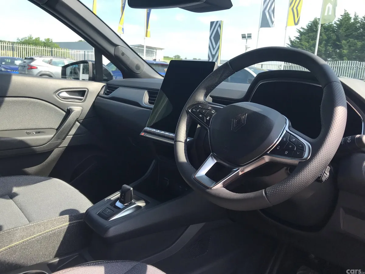Renault Captur SUV, Petrol Hybrid, 2026, Red