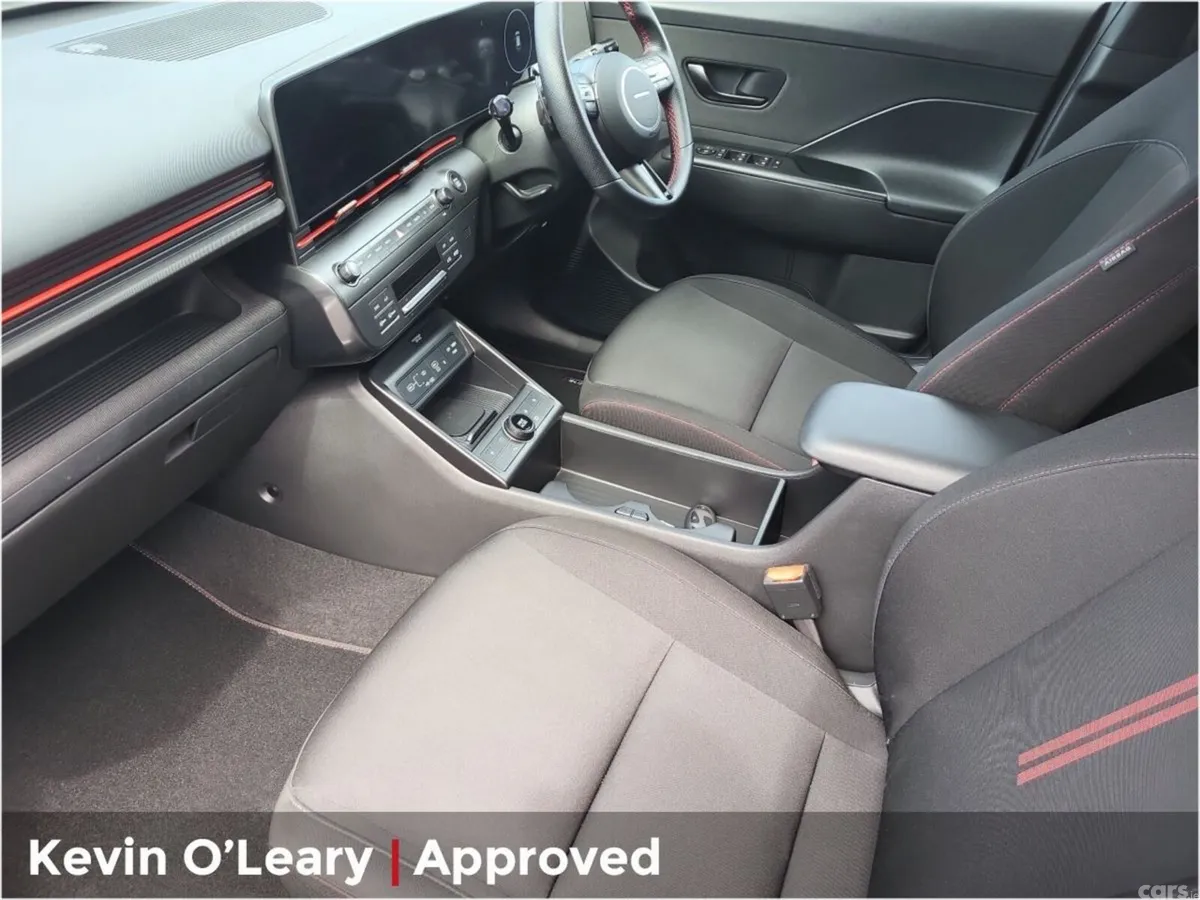 Hyundai KONA MPV, Petrol, 2025, White