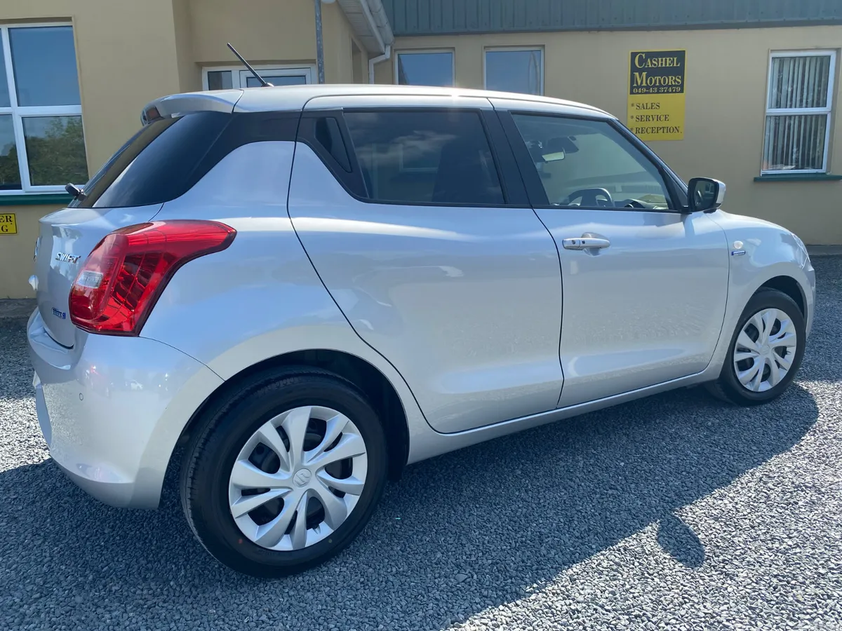 Suzuki Swift Hatchback, Petrol, 2022, Grey