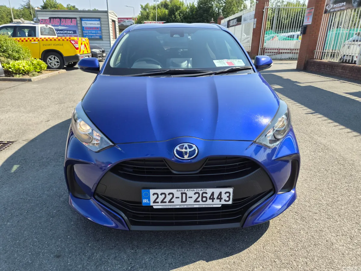 Toyota Yaris Hatchback, Petrol, 2022, Blue